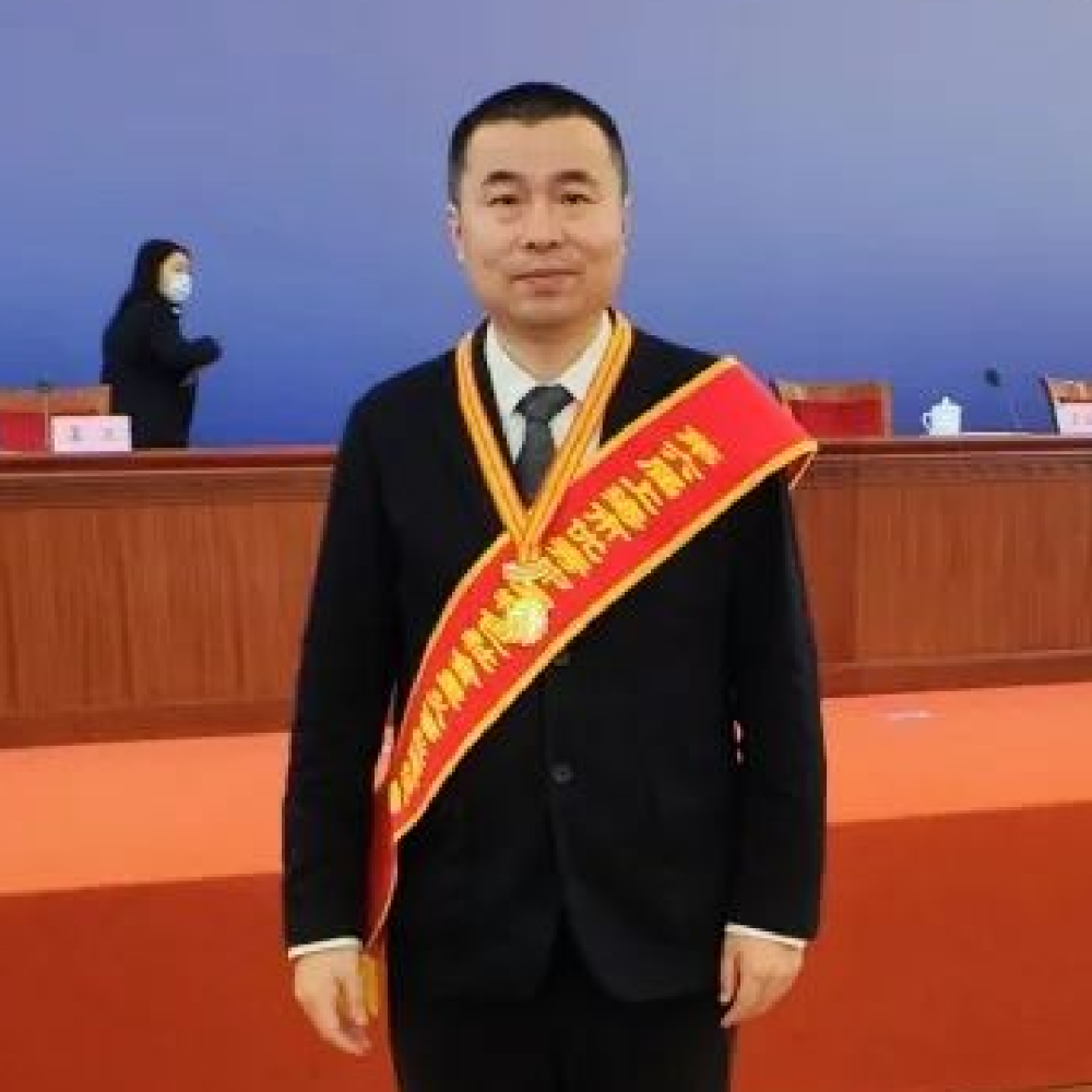 喜报｜丁伟荣膺“第六届上海市优秀中国特色社会主义事业建设者”称号